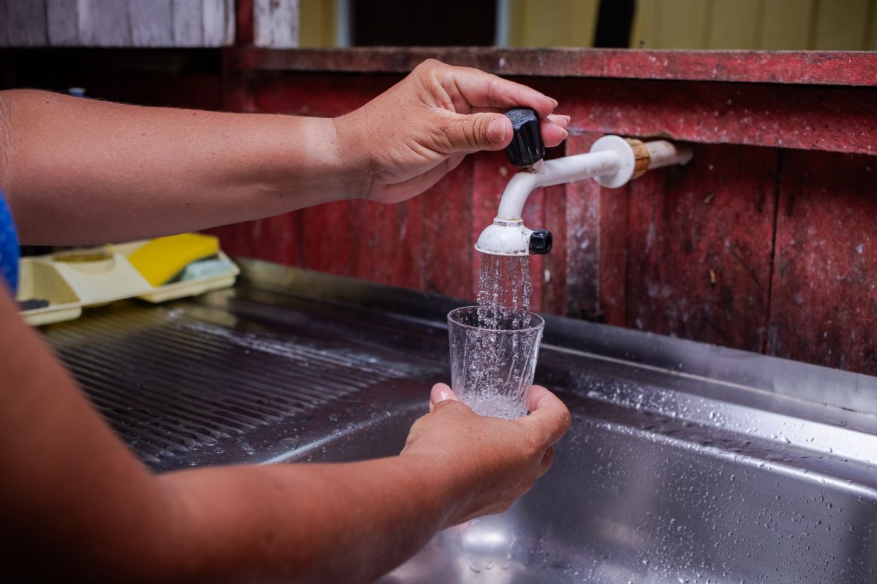 CONSUMO DE ÁGUA AUMENTA NO VERÃO: SAIBA COMO EVITAR DESPERDÍCIOS DURANTE AS FÉRIAS